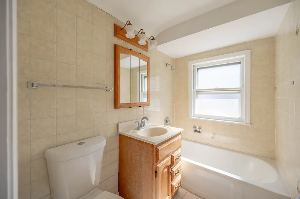 9123 South La Salle Street Chicago IL 60620