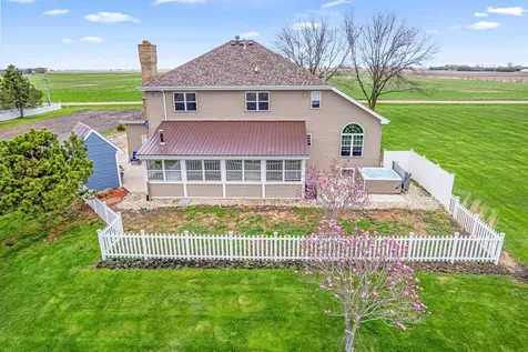 1758 North 44th Road Leland IL 60531