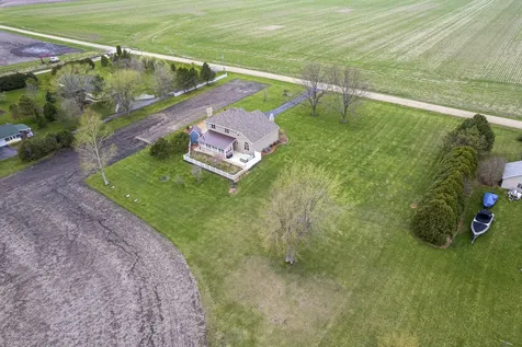 1758 North 44th Road Leland IL 60531