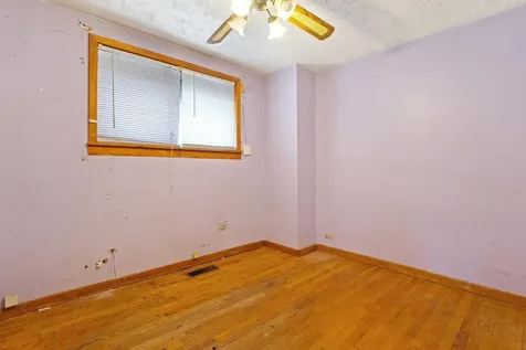 9232 South Eggleston Avenue Chicago IL 60620