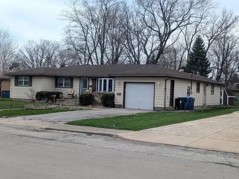 209 Hickory Lane Momence IL 60954
