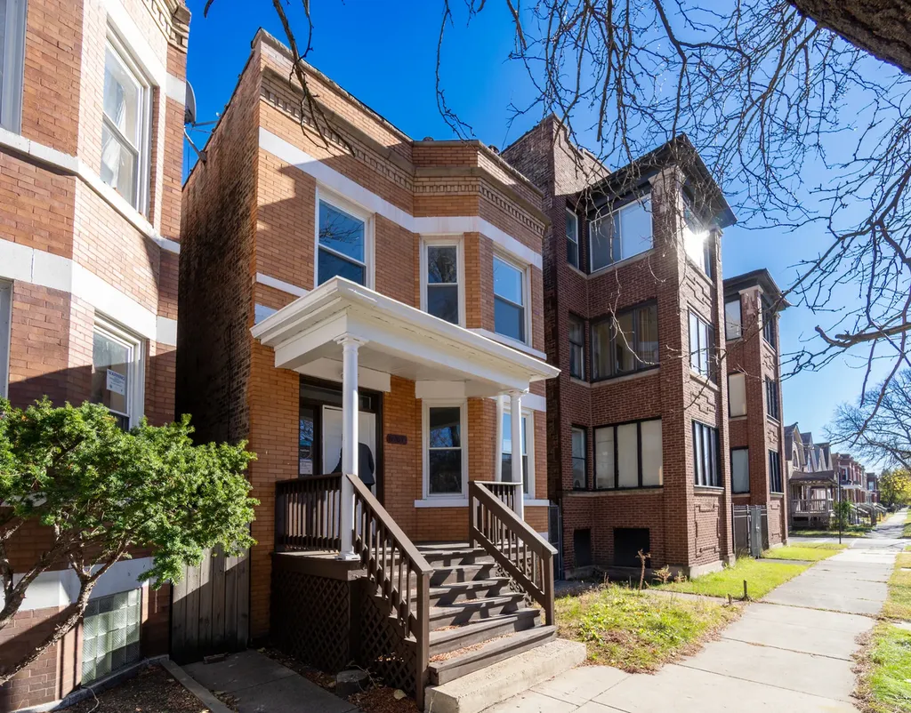 6961 South Eberhart Avenue Chicago IL 60637