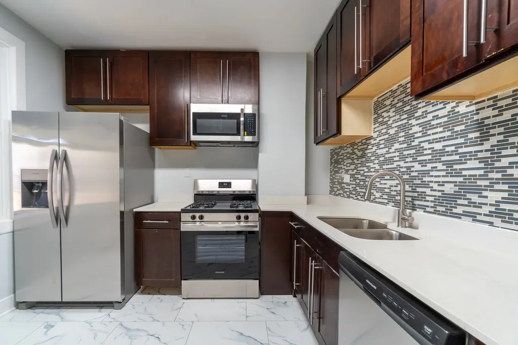 6961 South Eberhart Avenue Chicago IL 60637