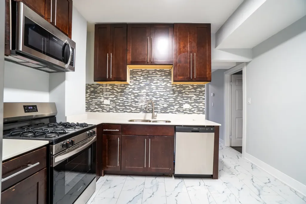 6961 South Eberhart Avenue Chicago IL 60637