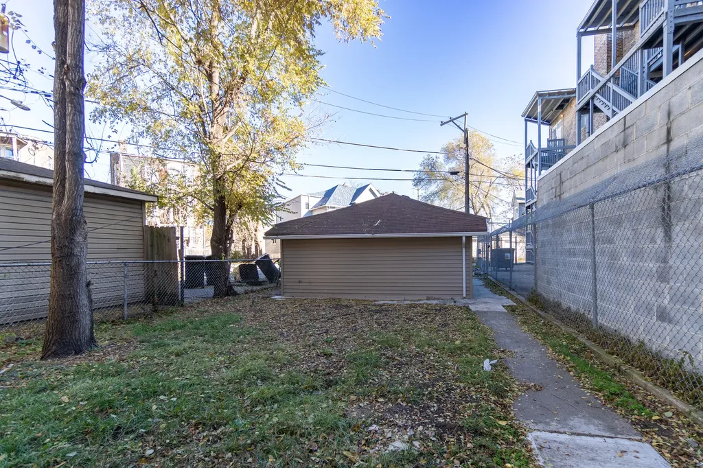 6961 South Eberhart Avenue Chicago IL 60637