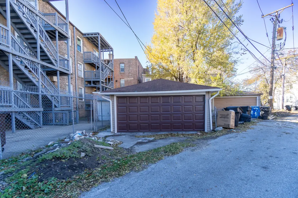6961 South Eberhart Avenue Chicago IL 60637