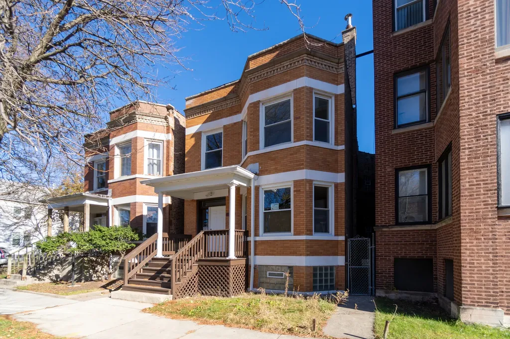 6961 South Eberhart Avenue Chicago IL 60637