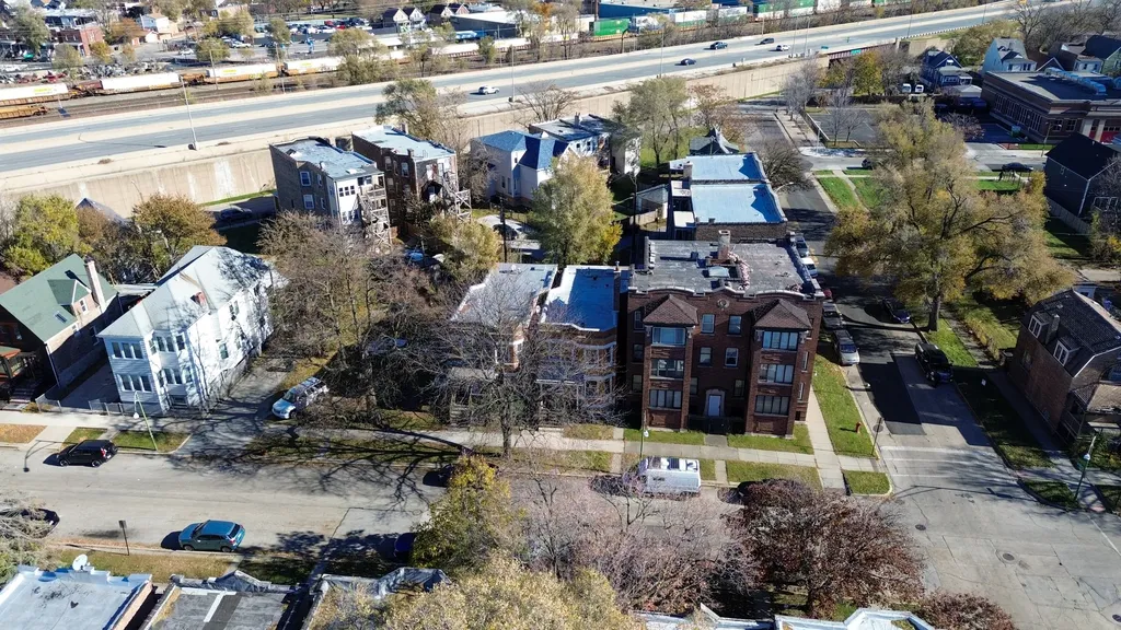 6961 South Eberhart Avenue Chicago IL 60637