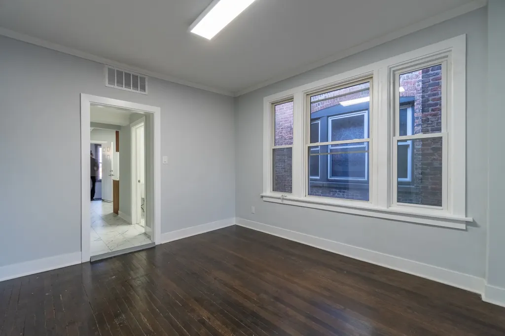 6961 South Eberhart Avenue Chicago IL 60637