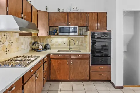 2664 South Craig Drive Des Plaines IL 60018