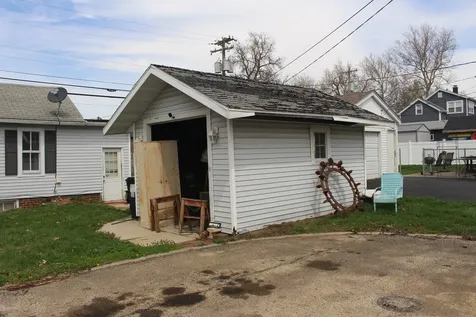 216 South Grant Street Clinton IL 61727