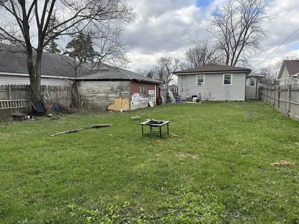 115 East Division Street Villa Park IL 60181