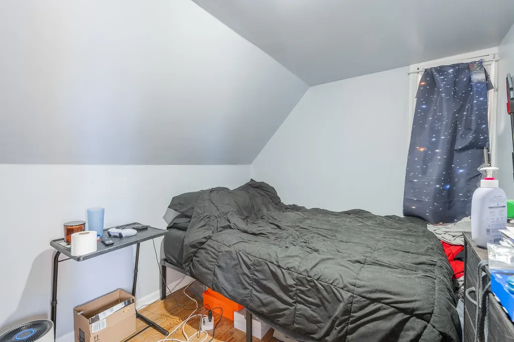 4054 North Western Avenue Chicago IL 60618