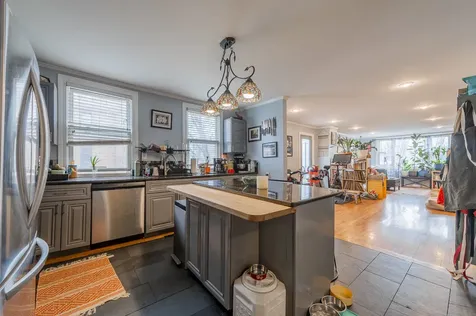 4054 North Western Avenue Chicago IL 60618