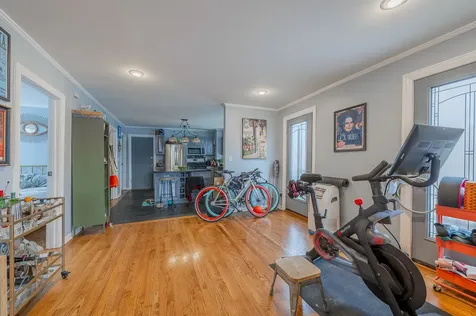 4054 North Western Avenue Chicago IL 60618