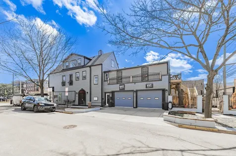 4054 North Western Avenue Chicago IL 60618