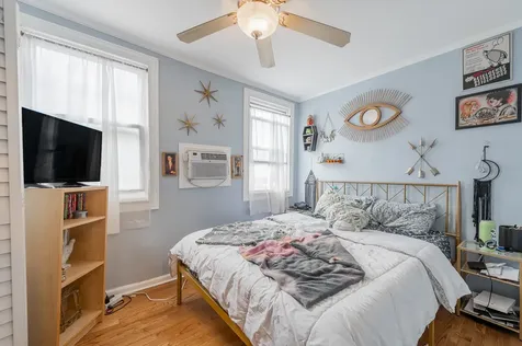 4054 North Western Avenue Chicago IL 60618