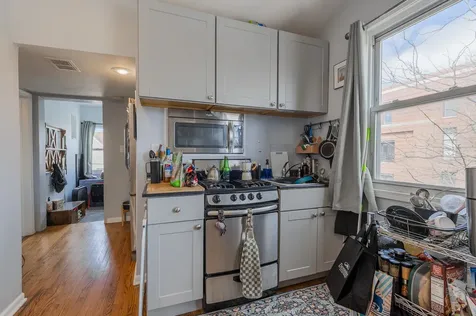 4054 North Western Avenue Chicago IL 60618