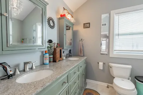 4054 North Western Avenue Chicago IL 60618