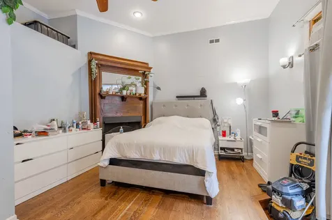 4054 North Western Avenue Chicago IL 60618