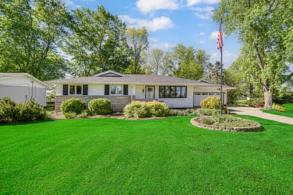 3243 202ND Street Lynwood IL 60411