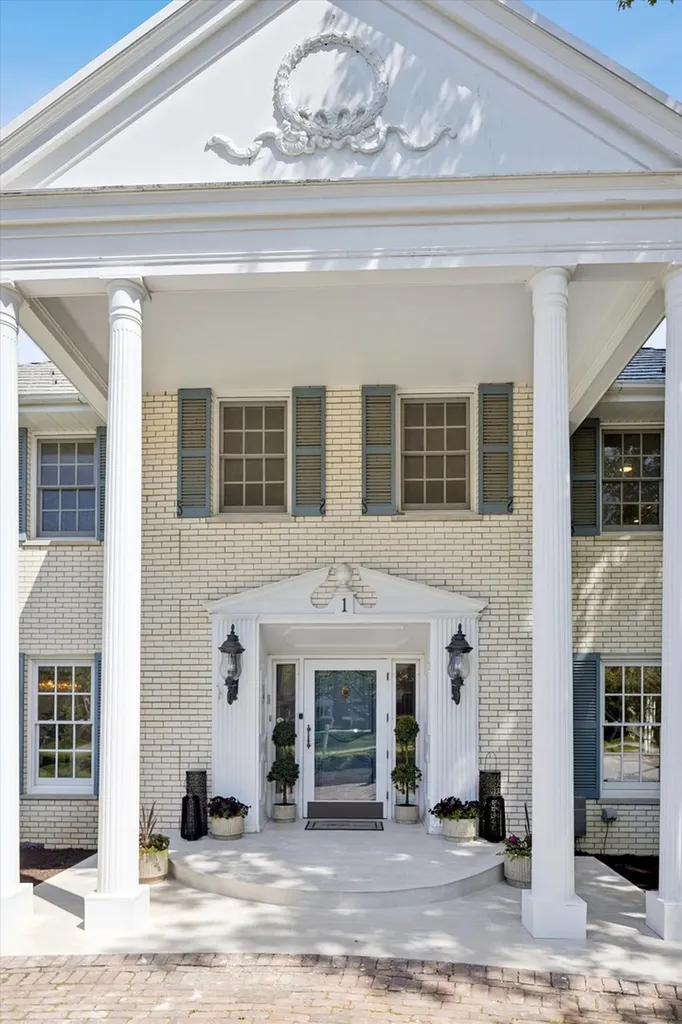 1 Charleston Road Hinsdale IL 60521