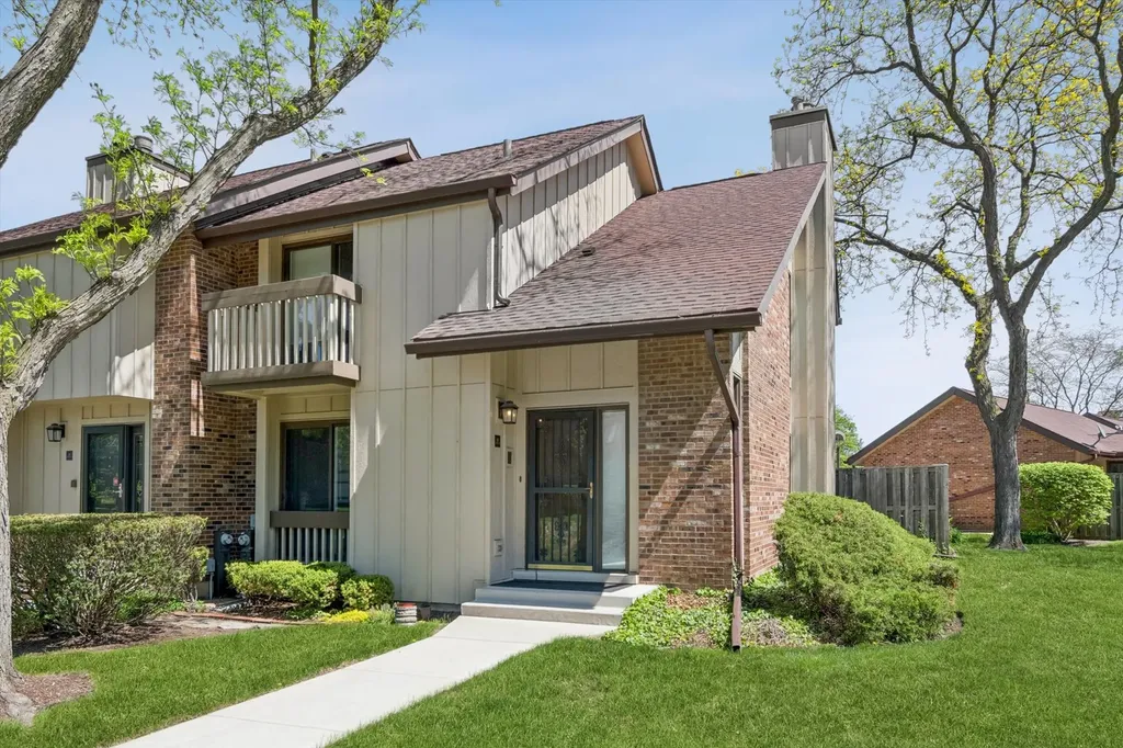 32 Kyle Court Willowbrook IL 60527