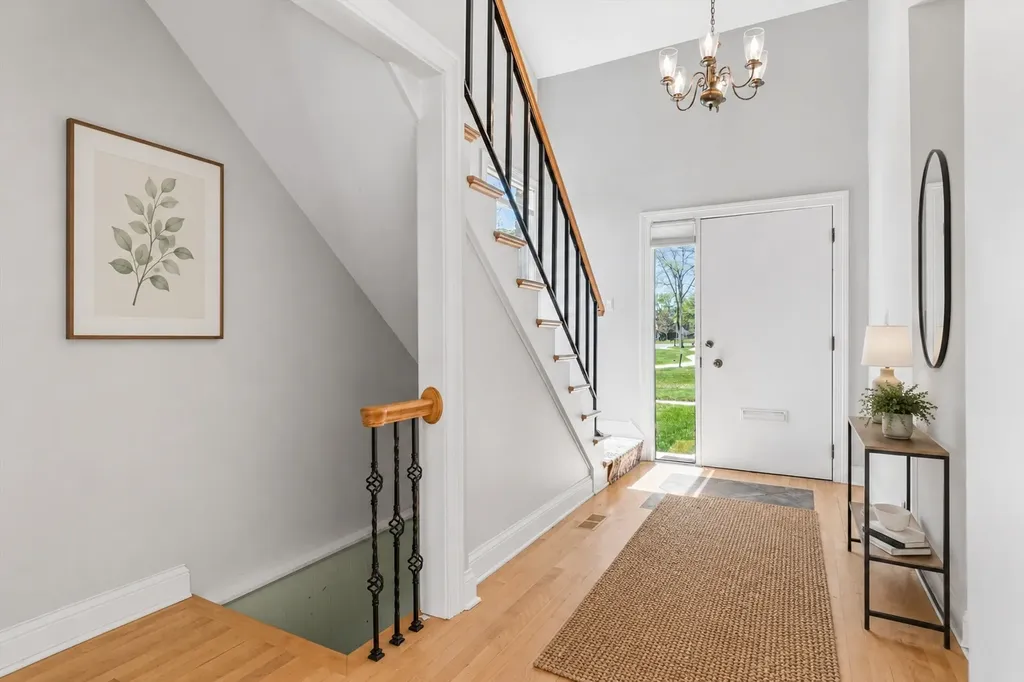 32 Kyle Court Willowbrook IL 60527