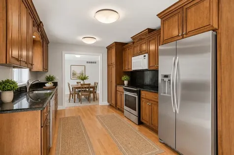 32 Kyle Court Willowbrook IL 60527