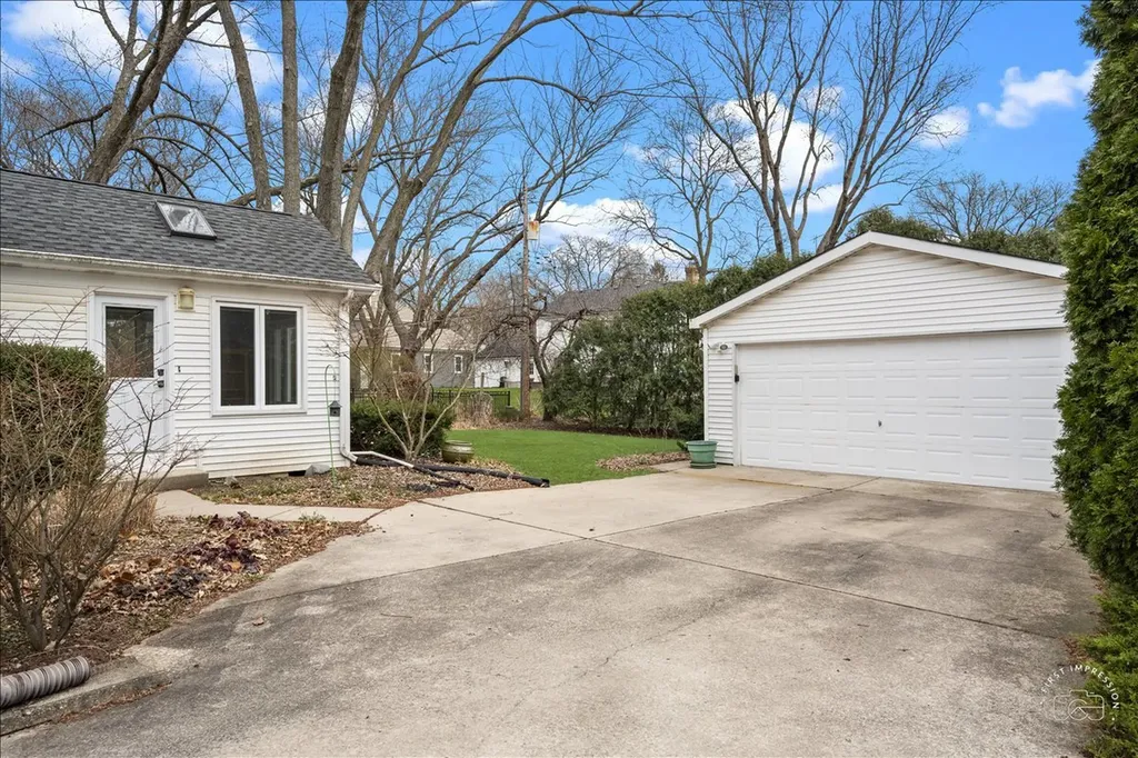 1120 North Brainard Street Naperville IL 60563
