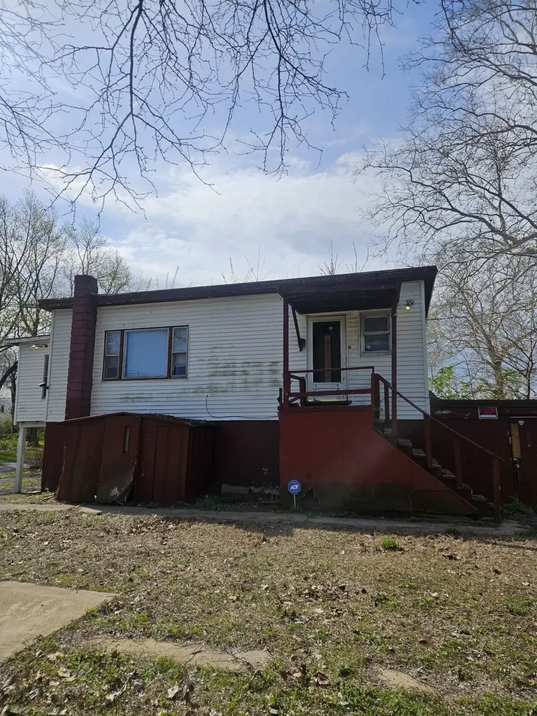 507 Crystal Lake Drive Urbana IL 61802