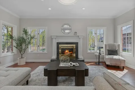 960 Danielson Court Gurnee IL 60031