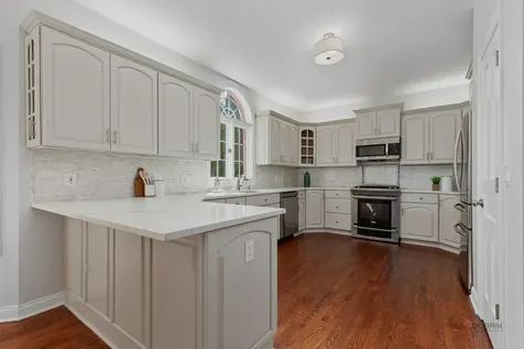 960 Danielson Court Gurnee IL 60031