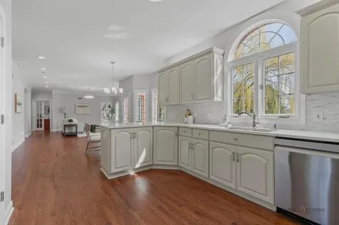 960 Danielson Court Gurnee IL 60031