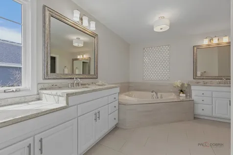 960 Danielson Court Gurnee IL 60031