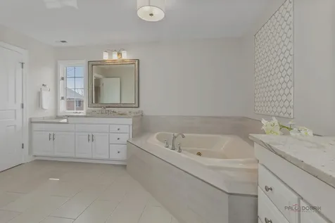960 Danielson Court Gurnee IL 60031