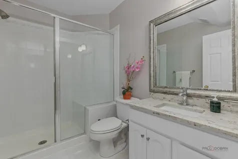 960 Danielson Court Gurnee IL 60031