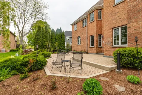 960 Danielson Court Gurnee IL 60031