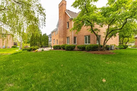 960 Danielson Court Gurnee IL 60031
