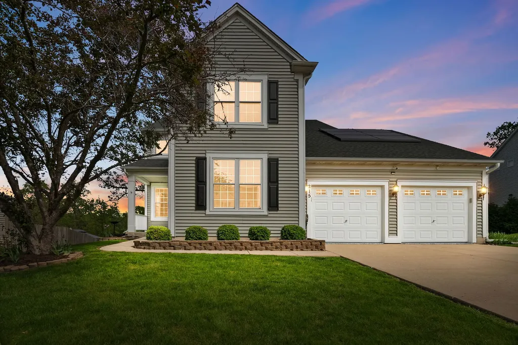 215 South Winthrop Drive Round Lake IL 60073