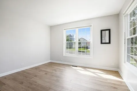 215 South Winthrop Drive Round Lake IL 60073