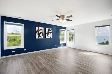 215 South Winthrop Drive Round Lake IL 60073