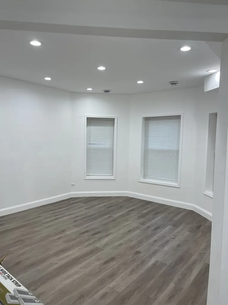 6141 South Eberhart Avenue Chicago IL 60637