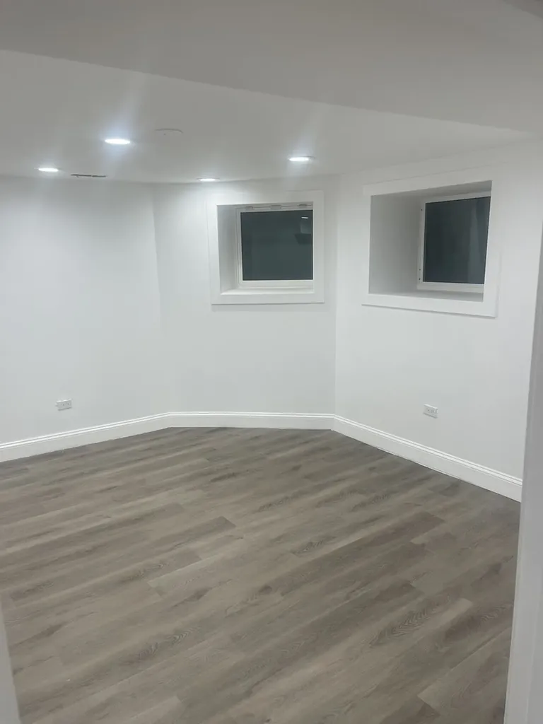 6141 South Eberhart Avenue Chicago IL 60637