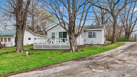 3221 East Lake Paradise Road Mattoon IL 61938
