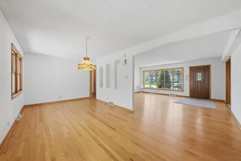18131 Loomis Avenue Homewood IL 60430