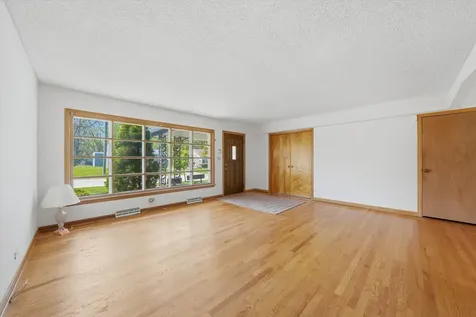 18131 Loomis Avenue Homewood IL 60430