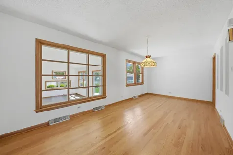 18131 Loomis Avenue Homewood IL 60430