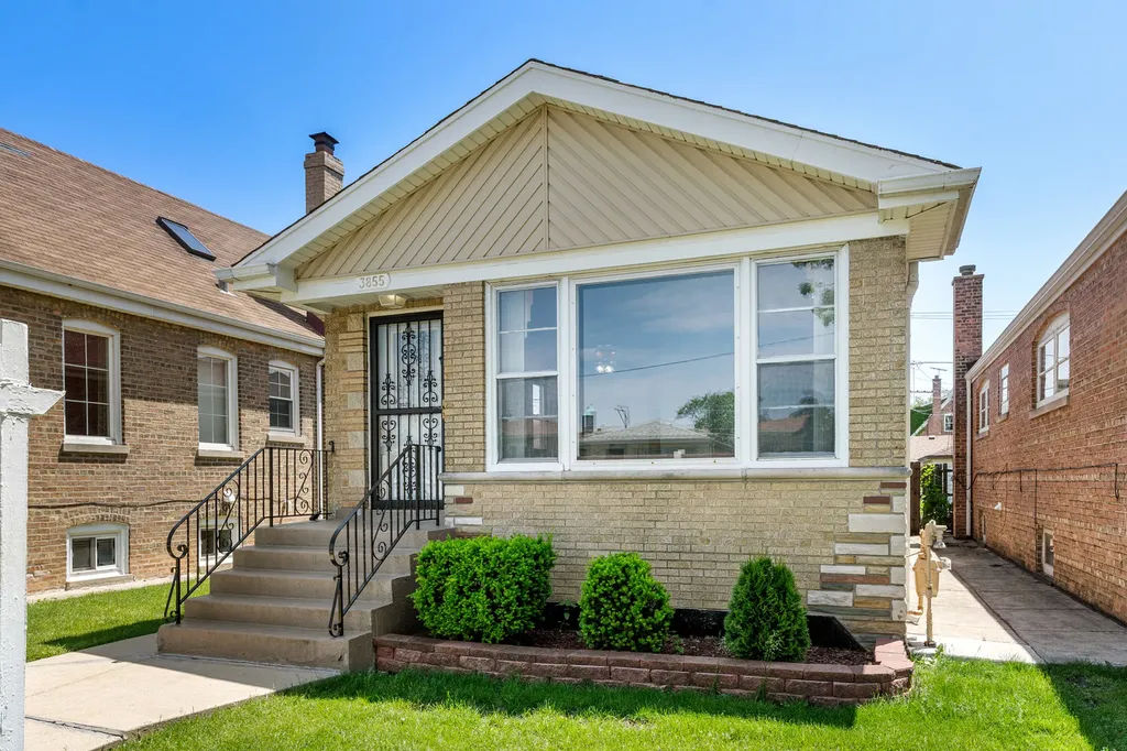3855 West 58th Place Chicago IL 60629