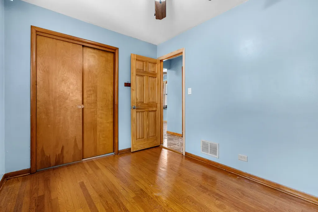 3855 West 58th Place Chicago IL 60629